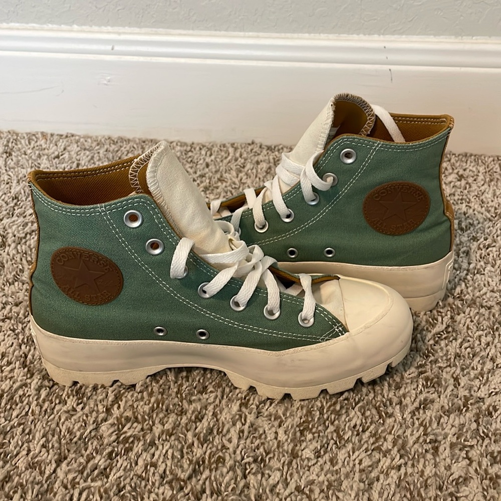 Chuck Taylor All Star Lugged. Mint green high top converse!
